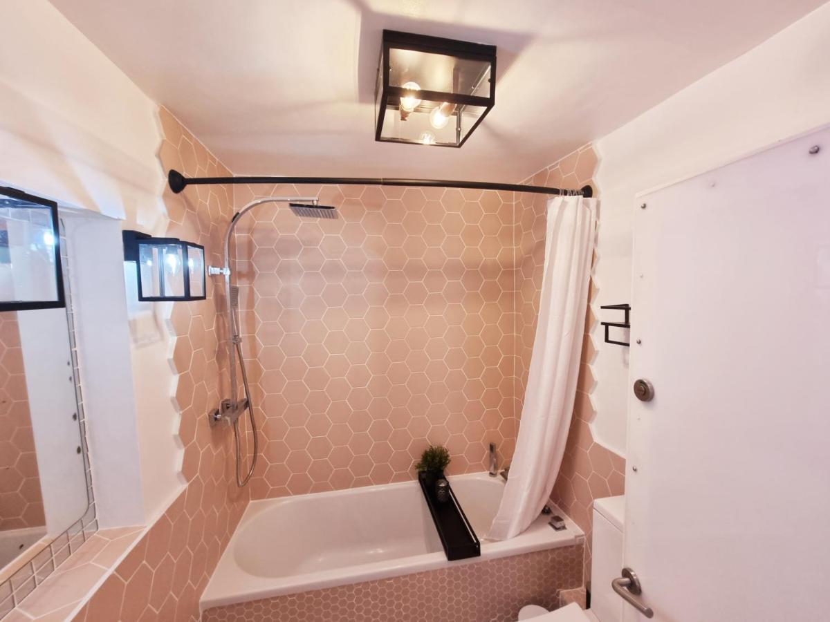 Quirky Seaside Family Cottage Walk To The Waves! Brighton Exterior photo